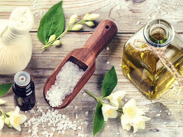 Il massaggio ayurvedico Il massaggio ayurvedico